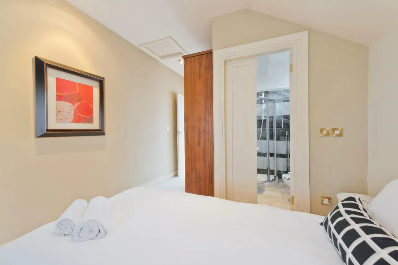 The Brendan Gleeson Suite - Hiphipstay Dublin