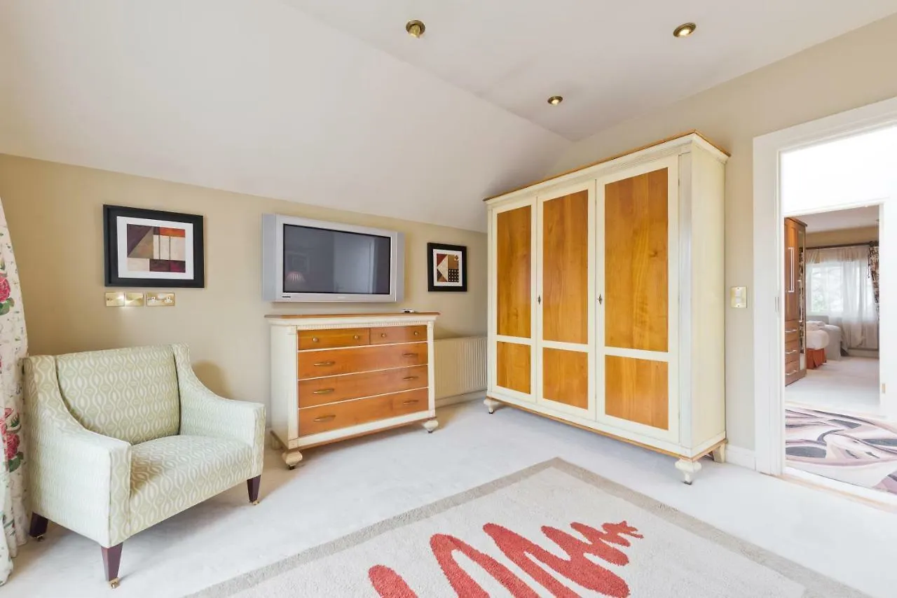 The Brendan Gleeson Suite - Hiphipstay Dublin 0*,  Irland